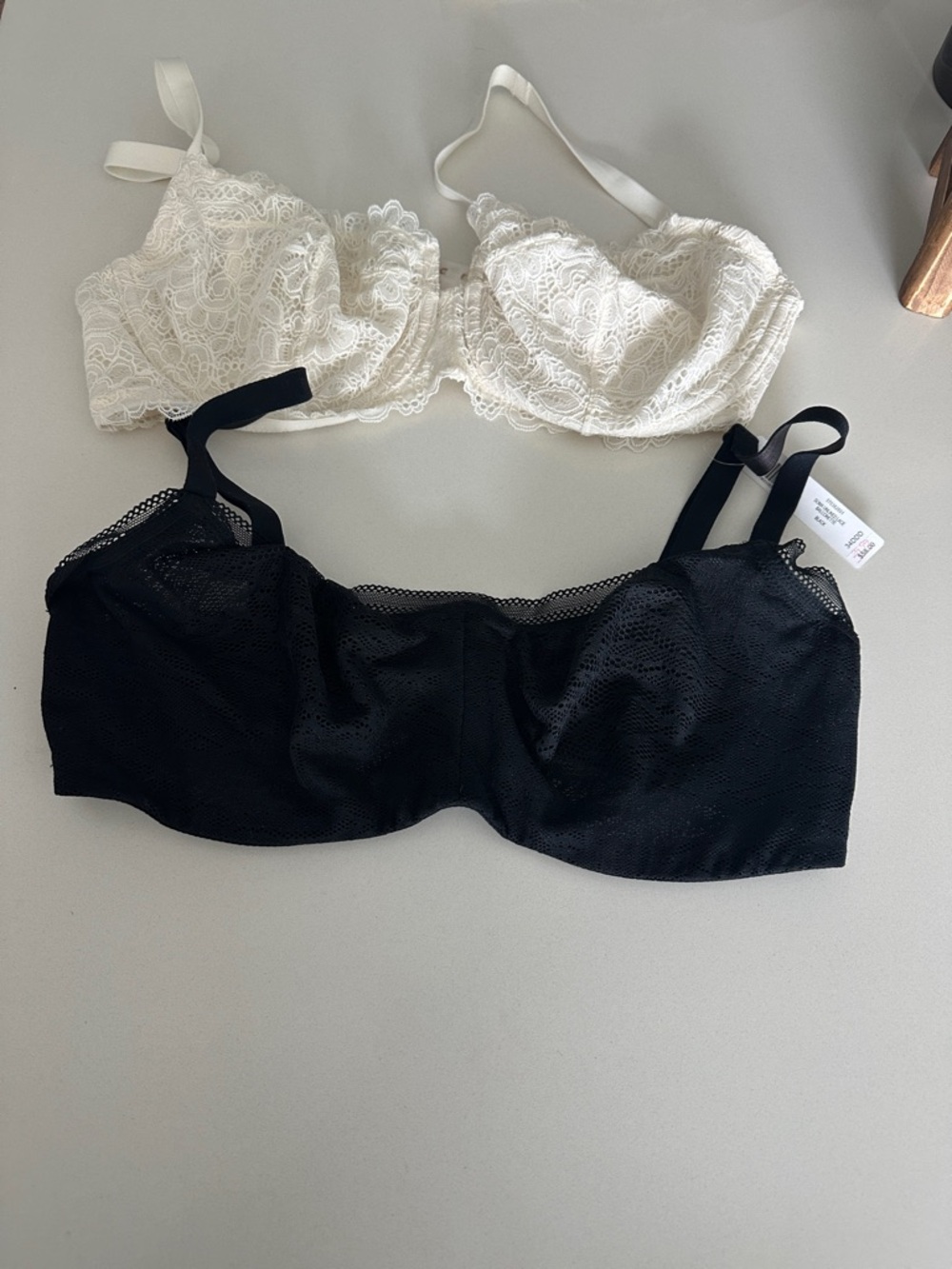 Soma Lace Underwire Bra Set - White and Black